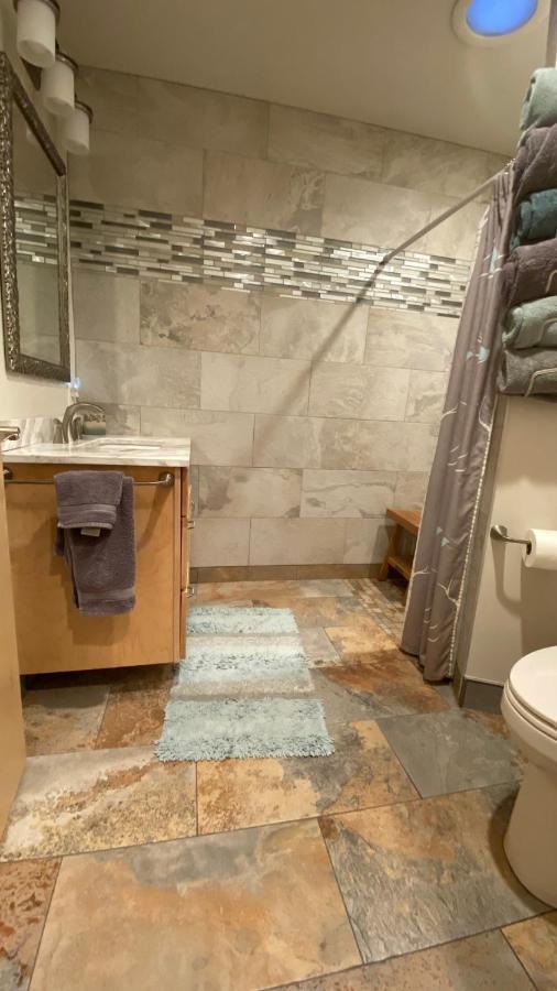 Eagle Peak Guesthouse Eagle River Екстериор снимка