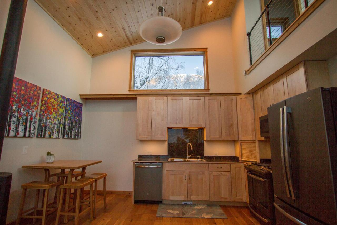 Eagle Peak Guesthouse Eagle River Екстериор снимка