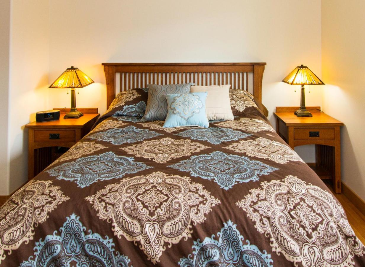 Eagle Peak Guesthouse Eagle River Екстериор снимка