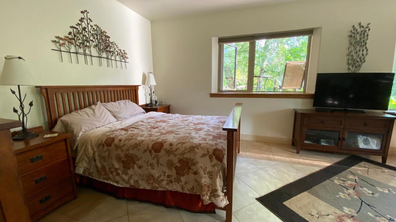 Eagle Peak Guesthouse Eagle River Екстериор снимка