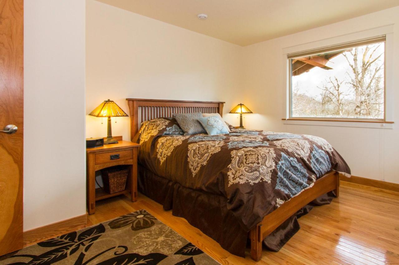 Eagle Peak Guesthouse Eagle River Екстериор снимка