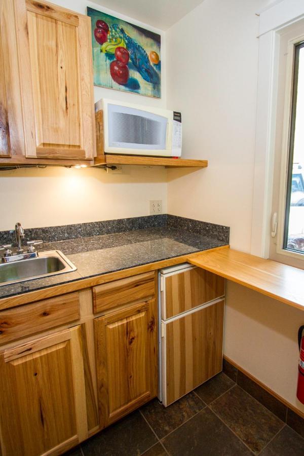 Eagle Peak Guesthouse Eagle River Екстериор снимка