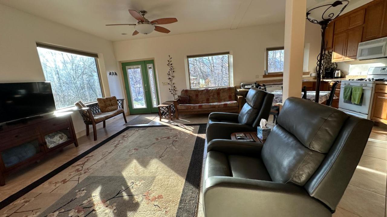 Eagle Peak Guesthouse Eagle River Екстериор снимка