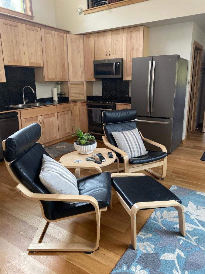 Eagle Peak Guesthouse Eagle River Екстериор снимка