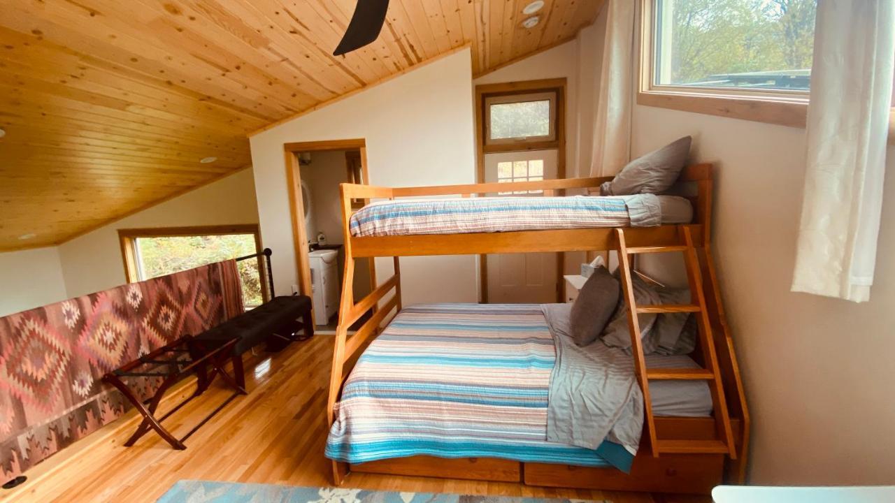 Eagle Peak Guesthouse Eagle River Екстериор снимка